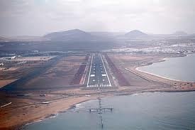 El tráfico de pasajeros del aeropuerto de Lanzarote crece un 3,3% mientras en el resto de España retrocede un 2,9%