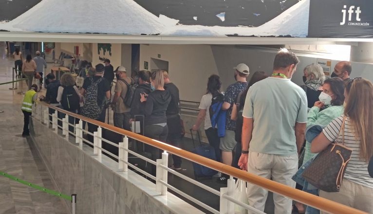 La entrada de turistas aumentó un 49% en 2021