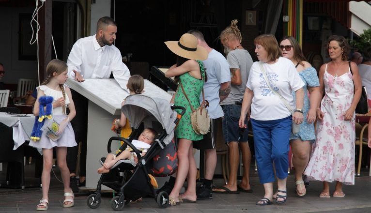 El número de turistas extranjeros que vienen a Lanzarote sigue siendo un 4,83% inferior a 2019