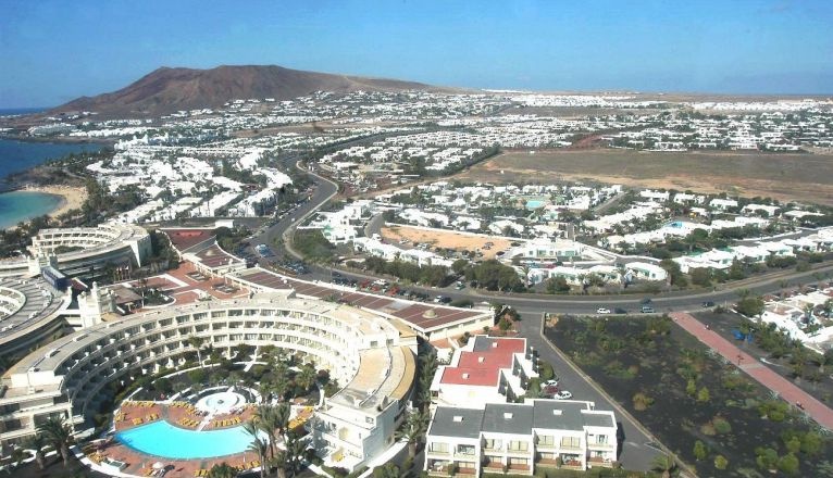 Los alojamientos turísticos de Lanzarote ingresan más en junio, con la misma ocupación que en 2019