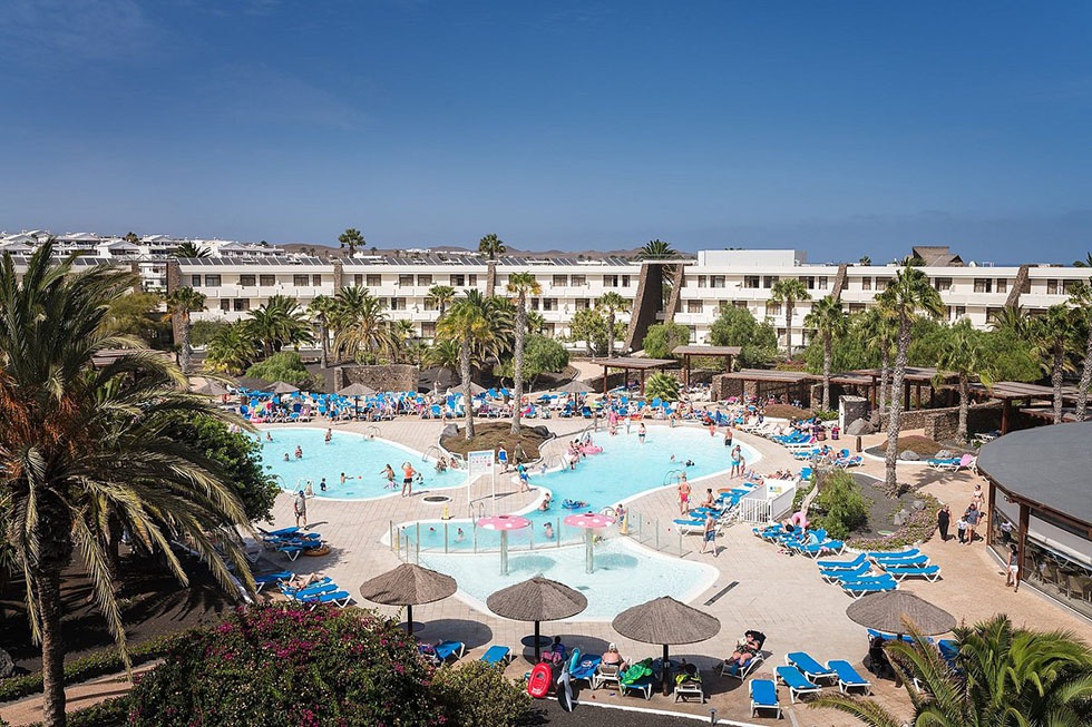 Los hoteles y apartamentos de Lanzarote ingresan 89 millones en marzo, un 22% más