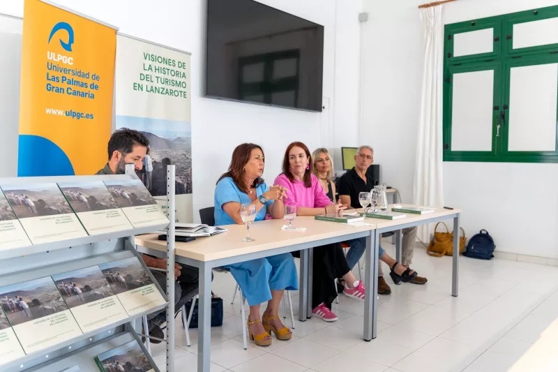 'Visiones de la historia del turismo de Lanzarote', la actividad turística a debate