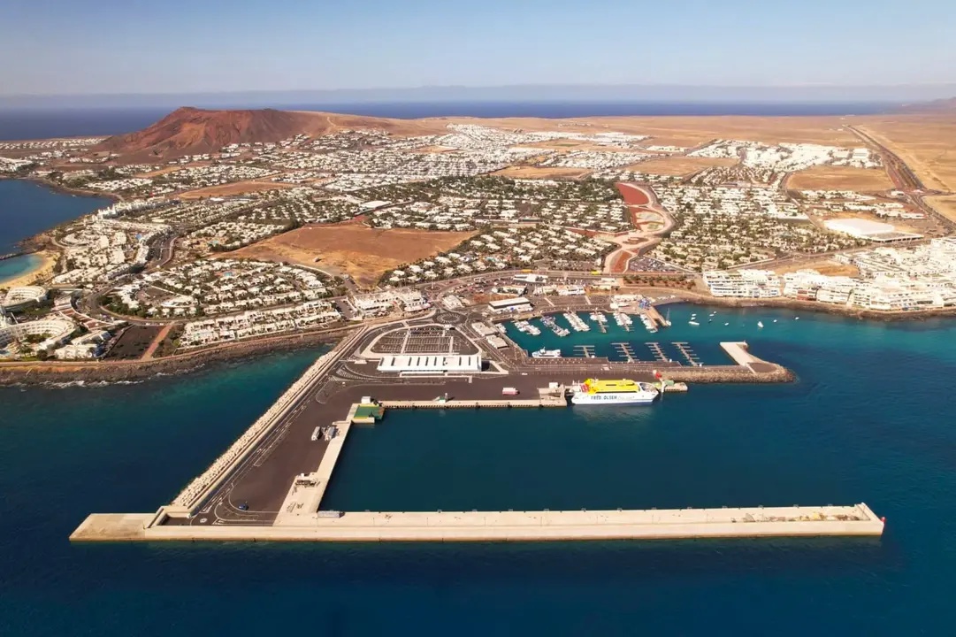 Los puertos de Playa Blanca y La Graciosa mueven más de 800.000 pasajeros solo hasta junio
