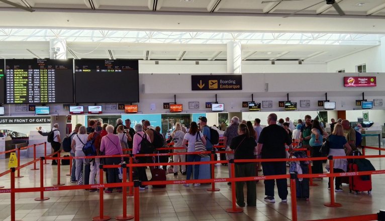 El aeropuerto de Lanzarote tuvo 800.000 pasajeros en julio, 50.000 más que en 2024