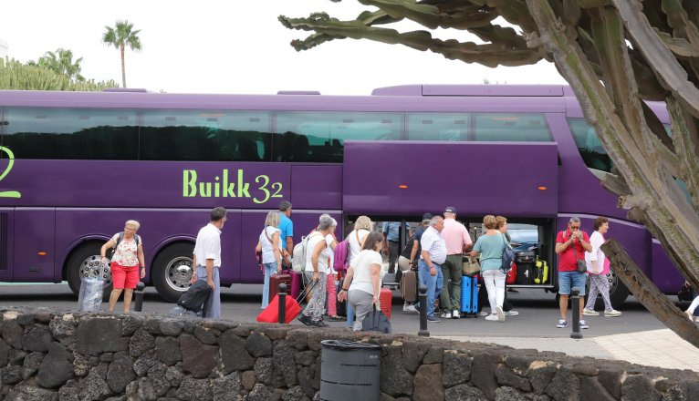Lanzarote recibe 2,3 millones de turistas entre enero y agosto, 100.000 más que el año pasado