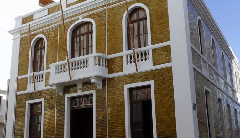 El Cabildo de Lanzarote comienza la remodelación de los azulejos de la Casa Amarilla