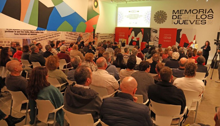 La conferencia 'Lanzarote a través del NO-DO: propaganda y memoria' completa el aforo