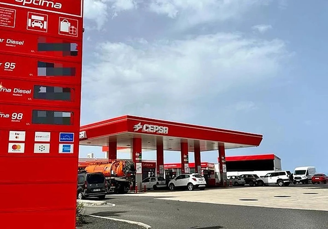 La demanda de gasolina marcó tope en 2025 y se triplicó el consumo de gasóleo