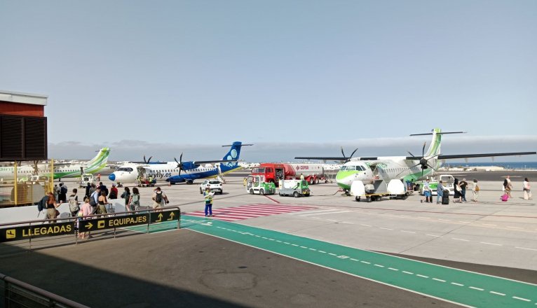Los pasajeros entre Lanzarote y Tenerife aumentan un 8,4% en lo que va de año