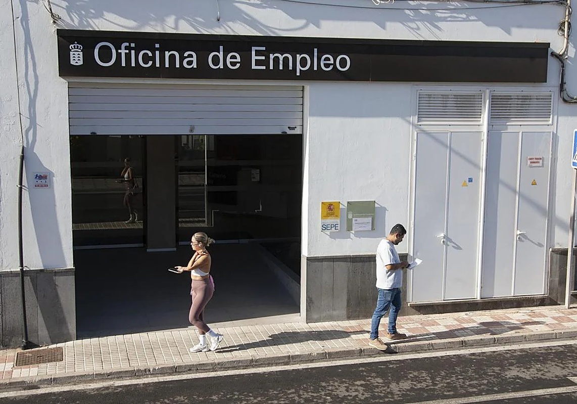 Más paro, a pesar de bajar en tres municipios