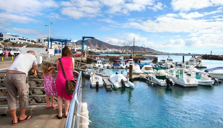 La estancia turística en Lanzarote crece, pero es la más breve entre las islas